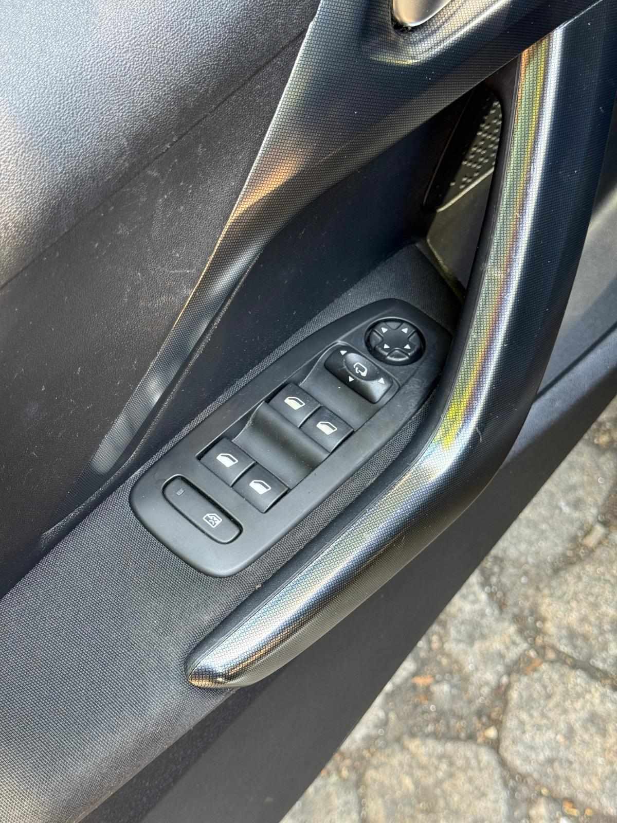 peugeot-2008-2014-gasolina-1199cc