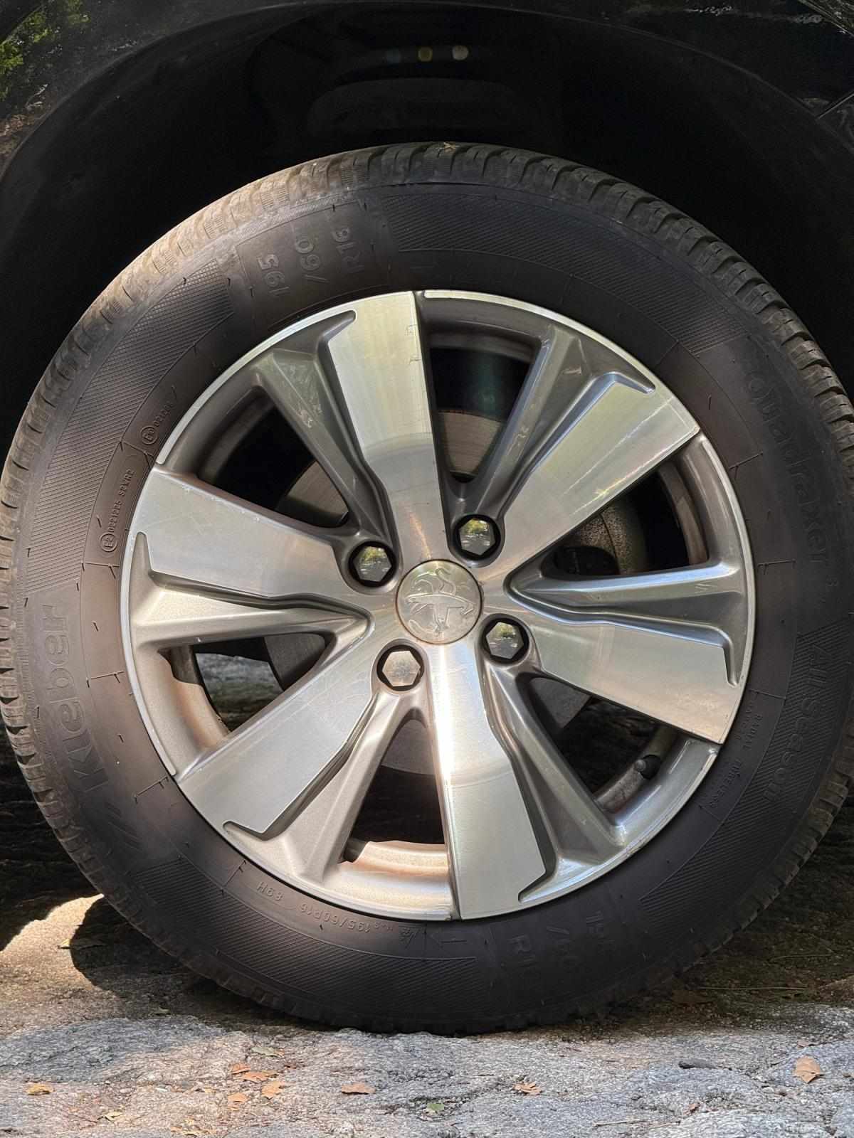 peugeot-2008-2014-gasolina-1199cc