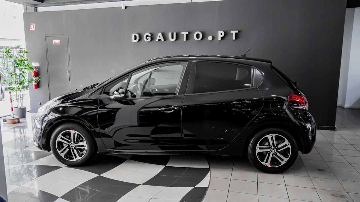 peugeot-208-2017-gasolina-1199cc