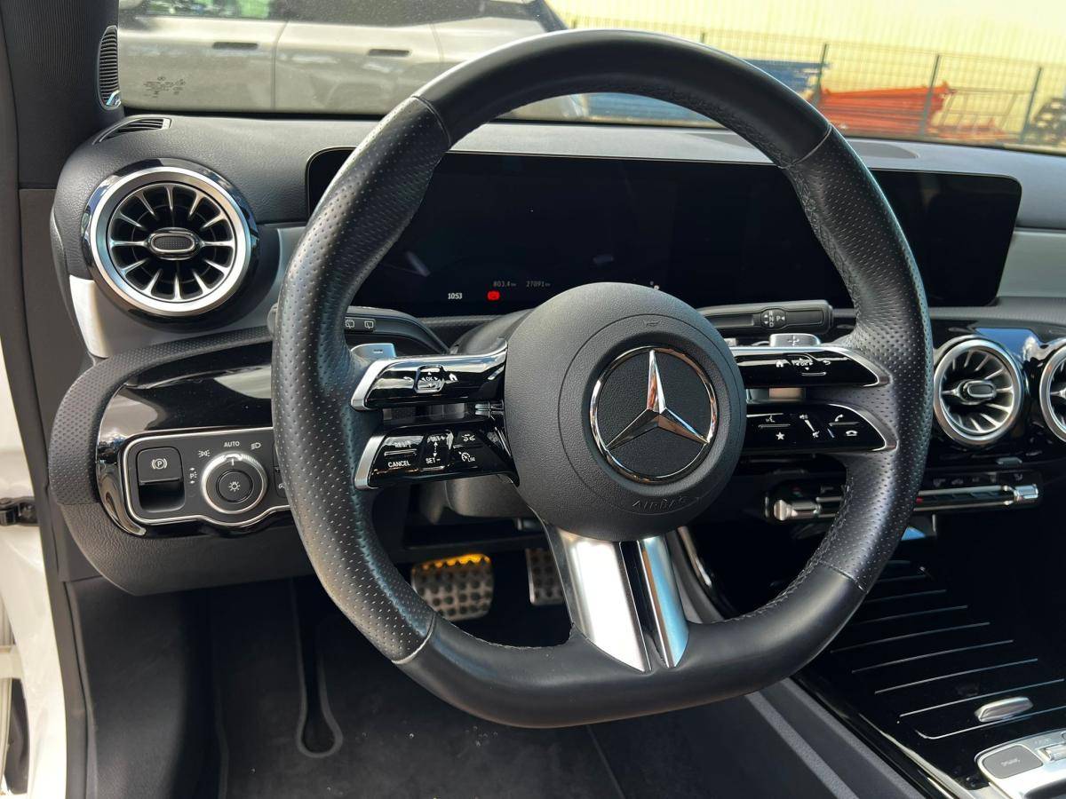 mercedes-benz-classe-a-2024-hibrido-a-gasolina-1332cc