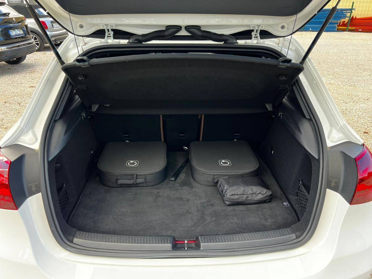 mercedes-benz-classe-a-2024-hibrido-a-gasolina-1332cc