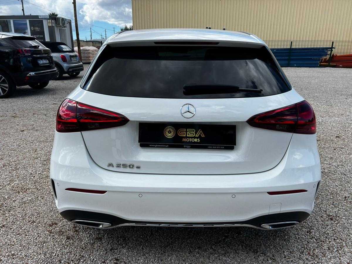 mercedes-benz-classe-a-2024-hibrido-a-gasolina-1332cc