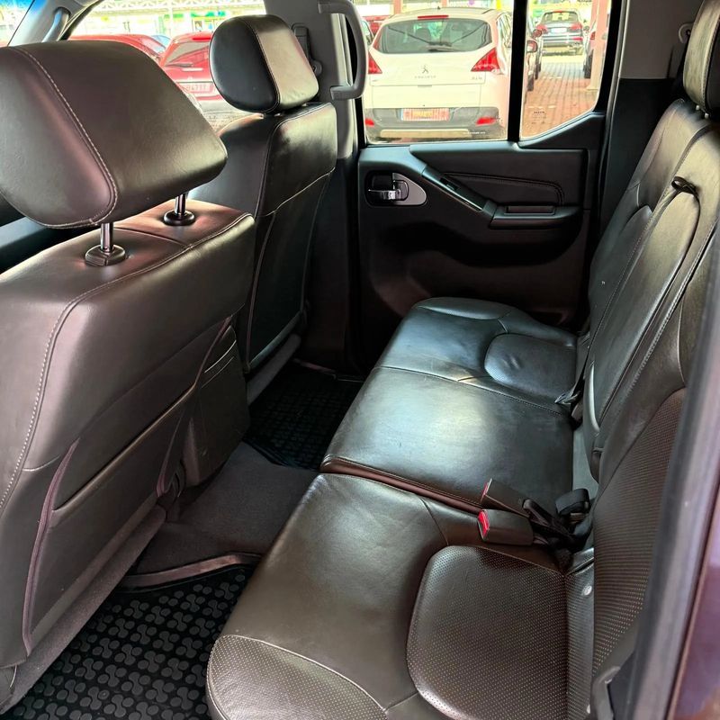 nissan-navara-2012-diesel-2488cc