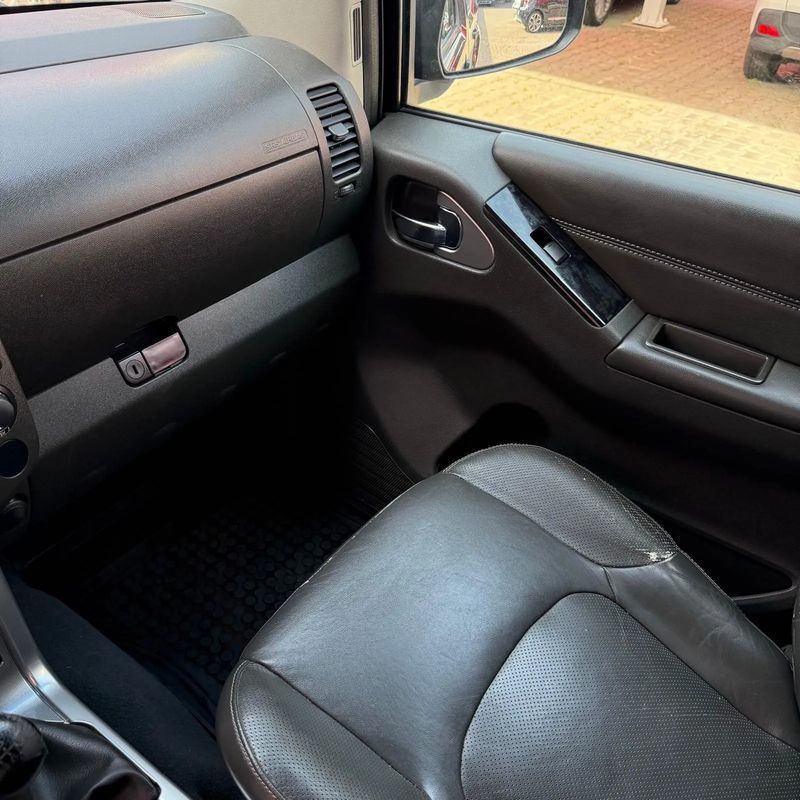 nissan-navara-2012-diesel-2488cc