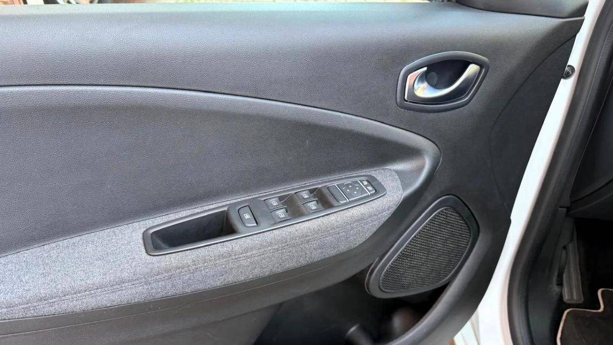 renault-zoe-2022-eletrico-0cc