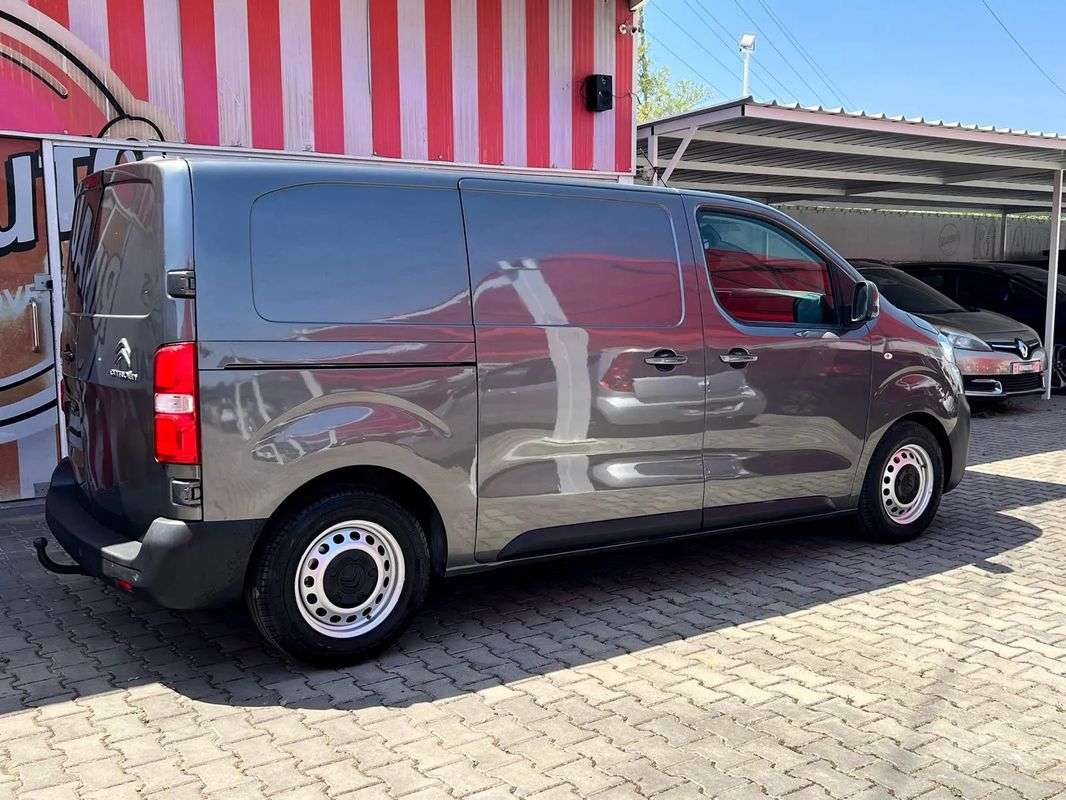 citroen-jumpy-2018-diesel-1600cc