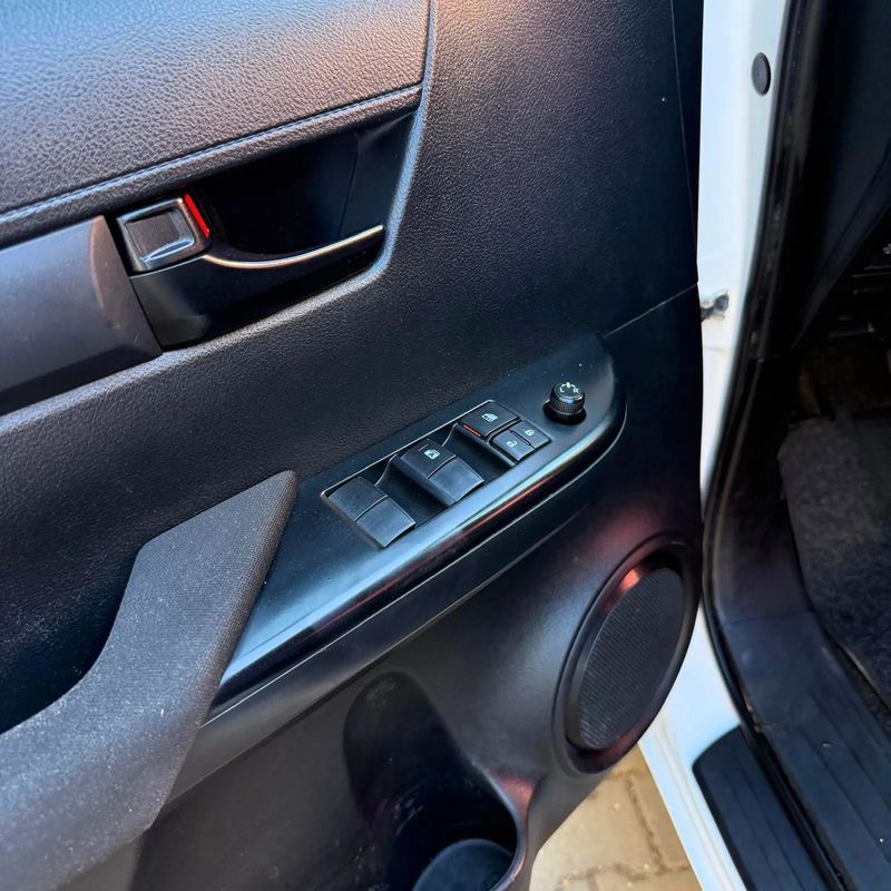 toyota-hilux-2021-diesel-2393cc