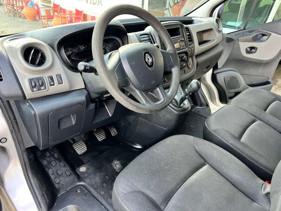 renault-trafic-2015-diesel-1600cc