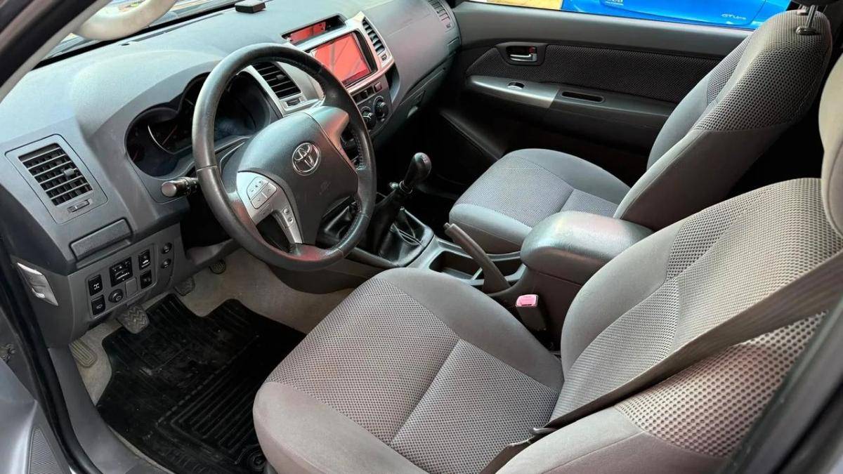toyota-hilux-2011-diesel-2494cc