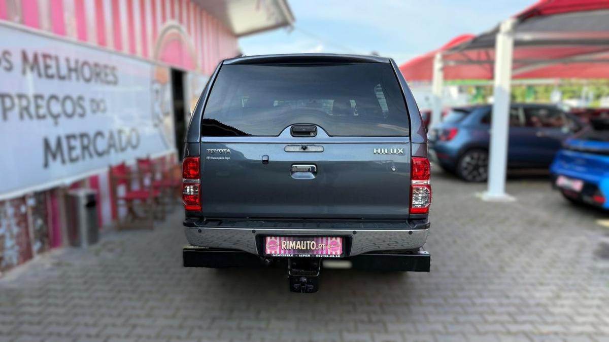 toyota-hilux-2011-diesel-2494cc