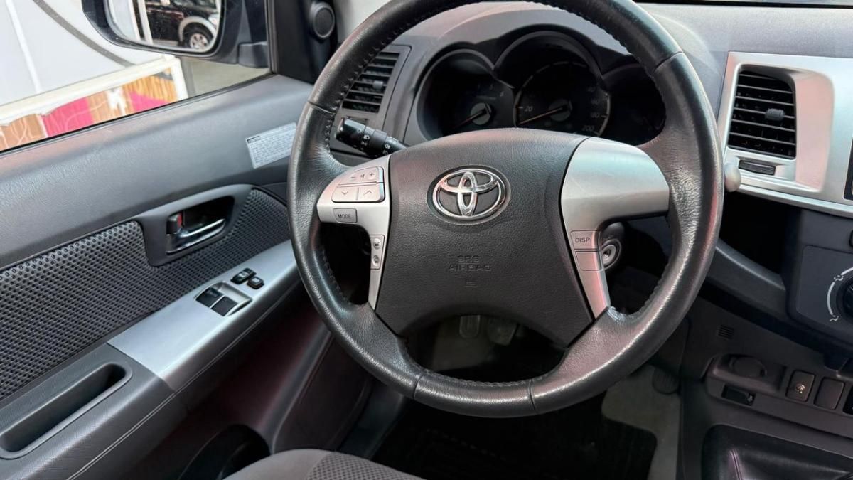 toyota-hilux-2011-diesel-2494cc