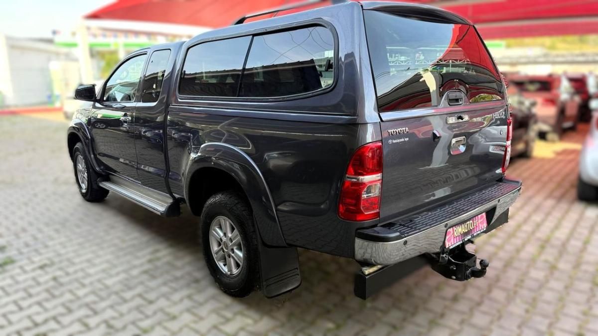toyota-hilux-2011-diesel-2494cc