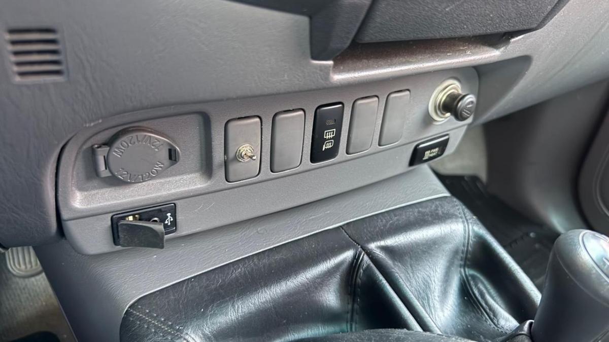 toyota-hilux-2011-diesel-2494cc