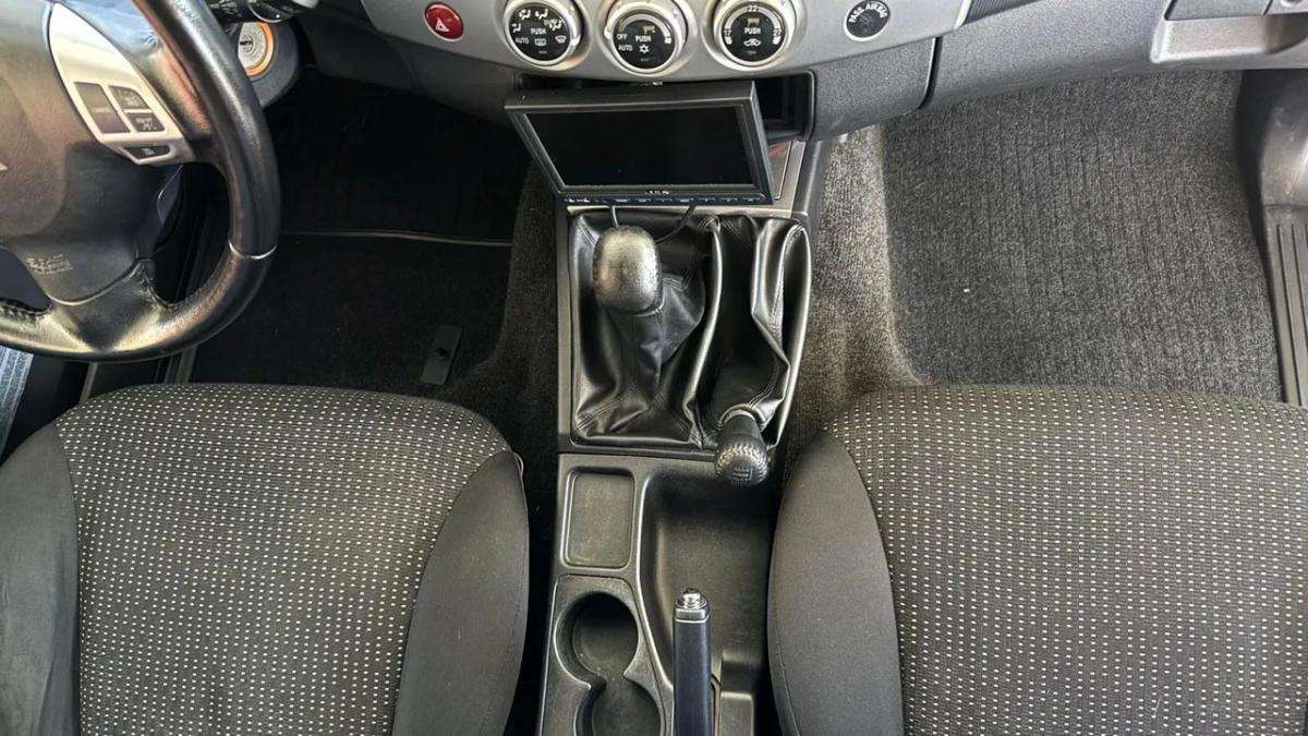 mitsubishi-l200-2015-diesel-2442cc