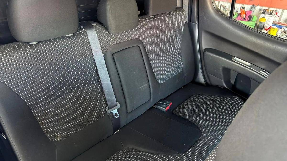 mitsubishi-l200-2015-diesel-2442cc