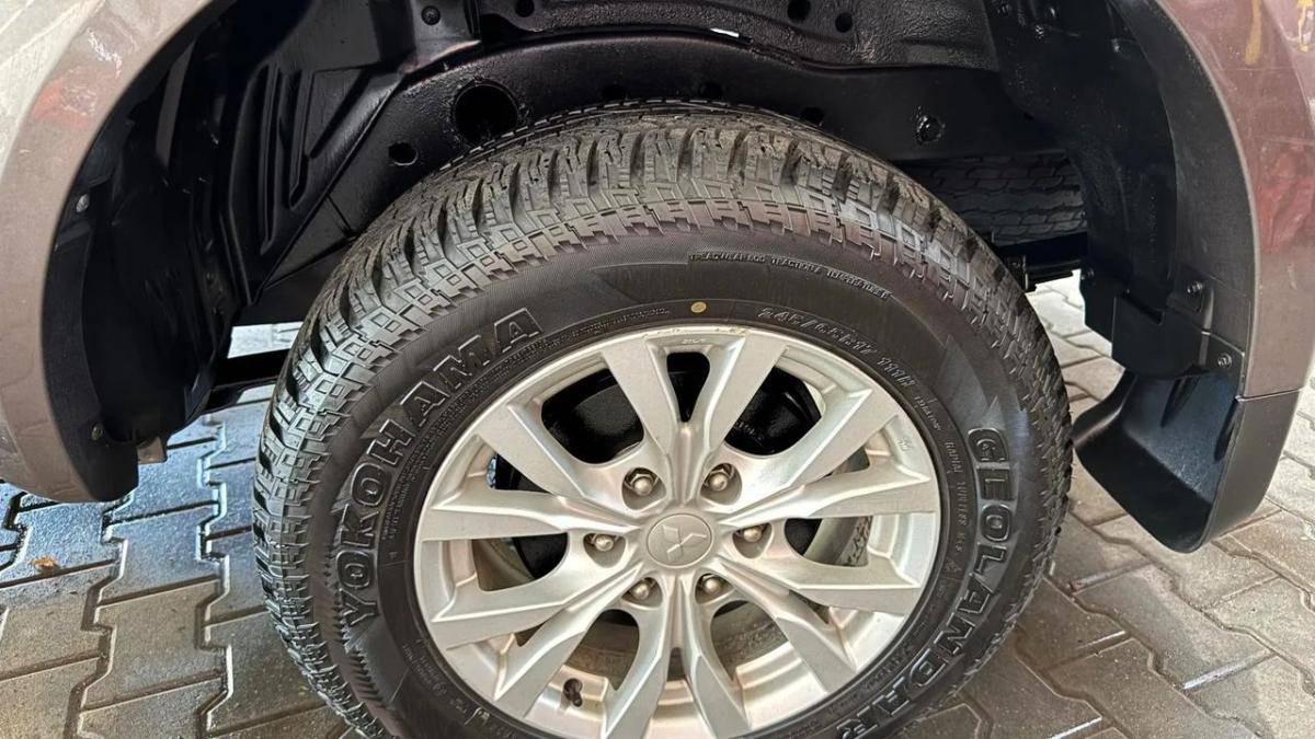 mitsubishi-l200-2015-diesel-2442cc