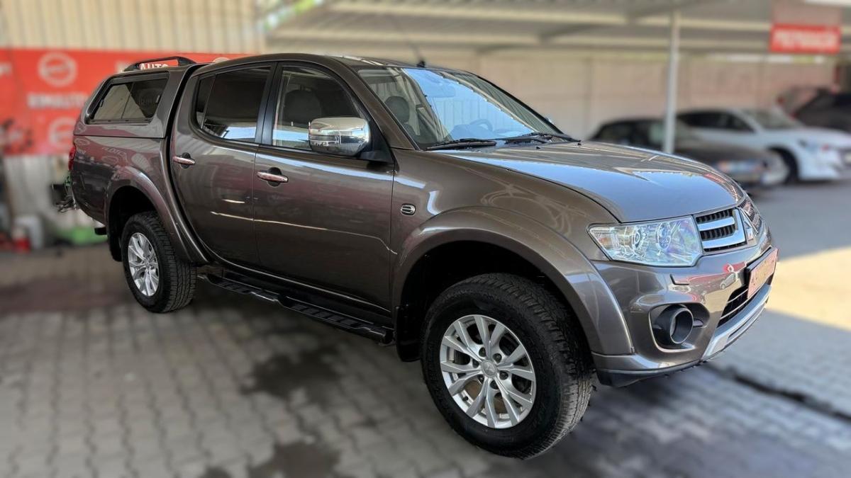 mitsubishi-l200-2015-diesel-2442cc