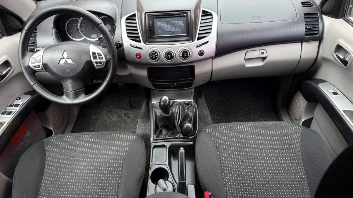 mitsubishi-l200-2011-diesel-2477cc