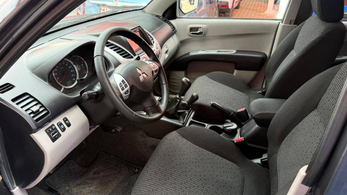 mitsubishi-l200-2011-diesel-2477cc