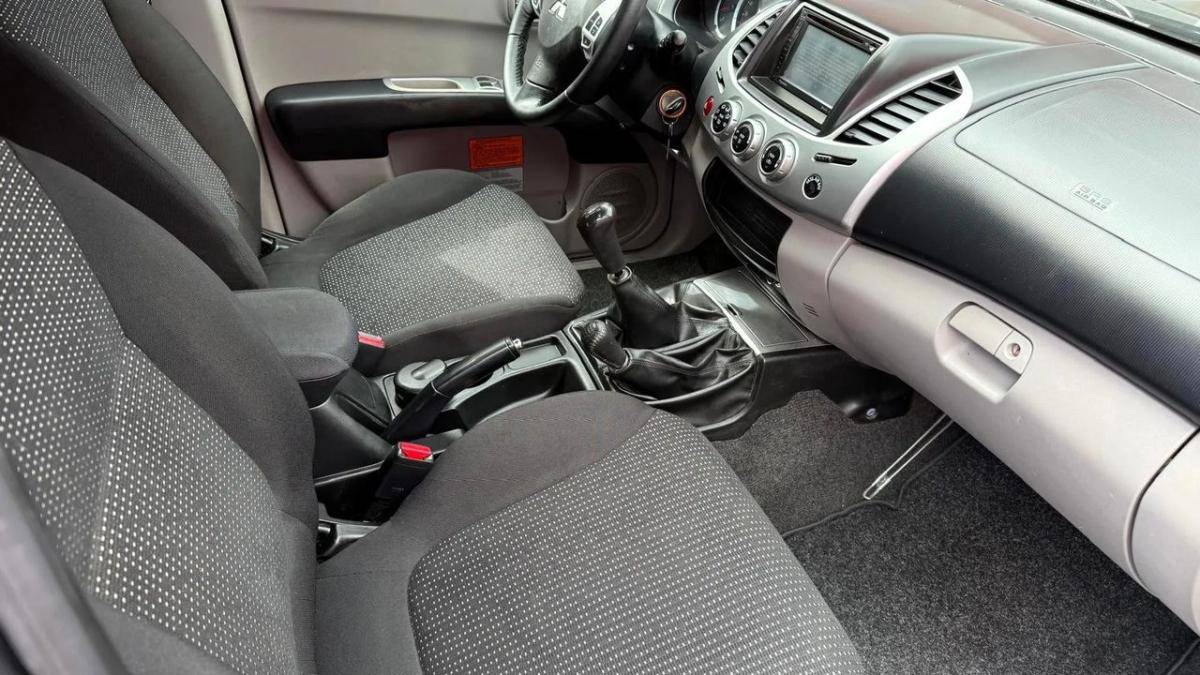 mitsubishi-l200-2011-diesel-2477cc