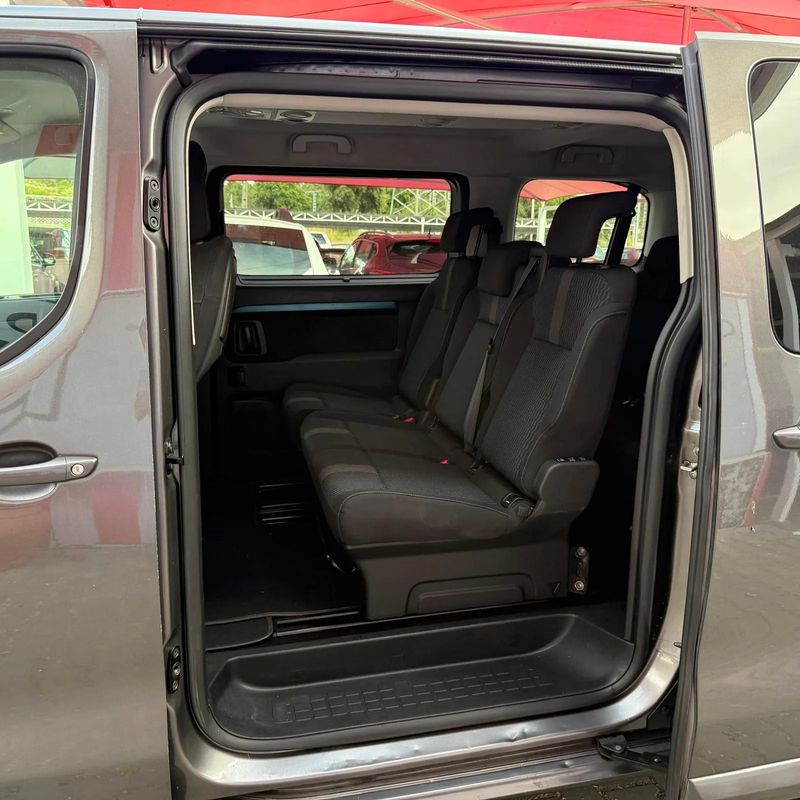 peugeot-traveller-2017-diesel-1560cc