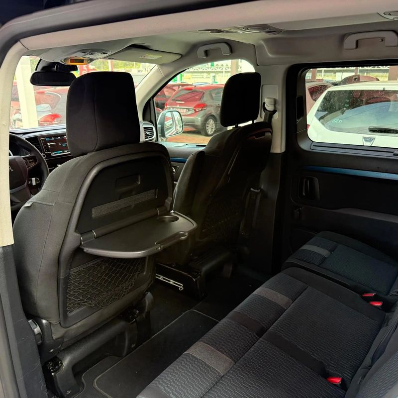peugeot-traveller-2017-diesel-1560cc