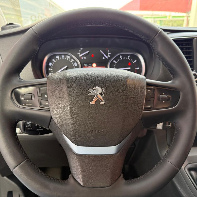 peugeot-traveller-2017-diesel-1560cc