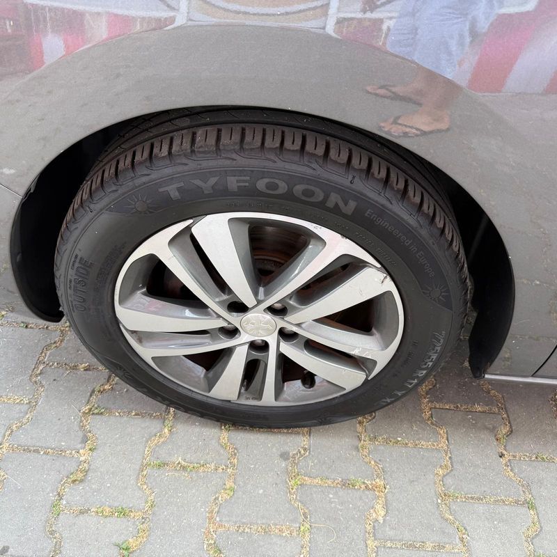 peugeot-traveller-2017-diesel-1560cc