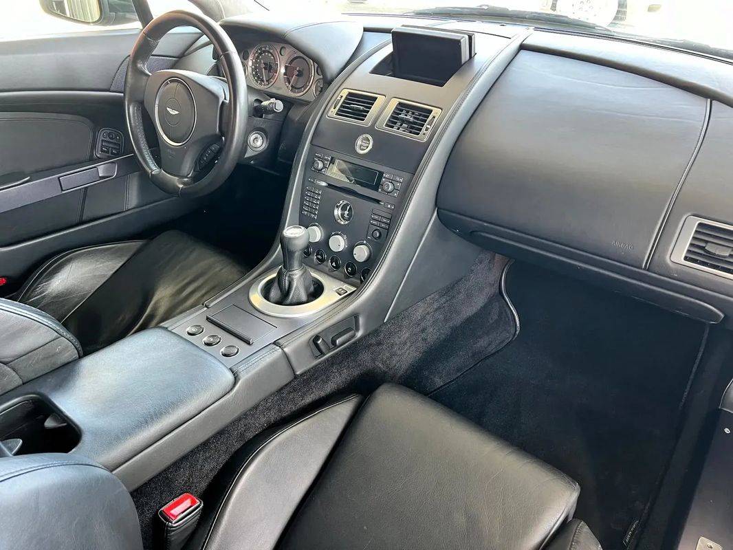 aston-martin-vantage-coupe-2007-gasolina-4282cc