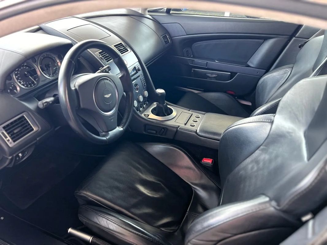 aston-martin-vantage-coupe-2007-gasolina-4282cc