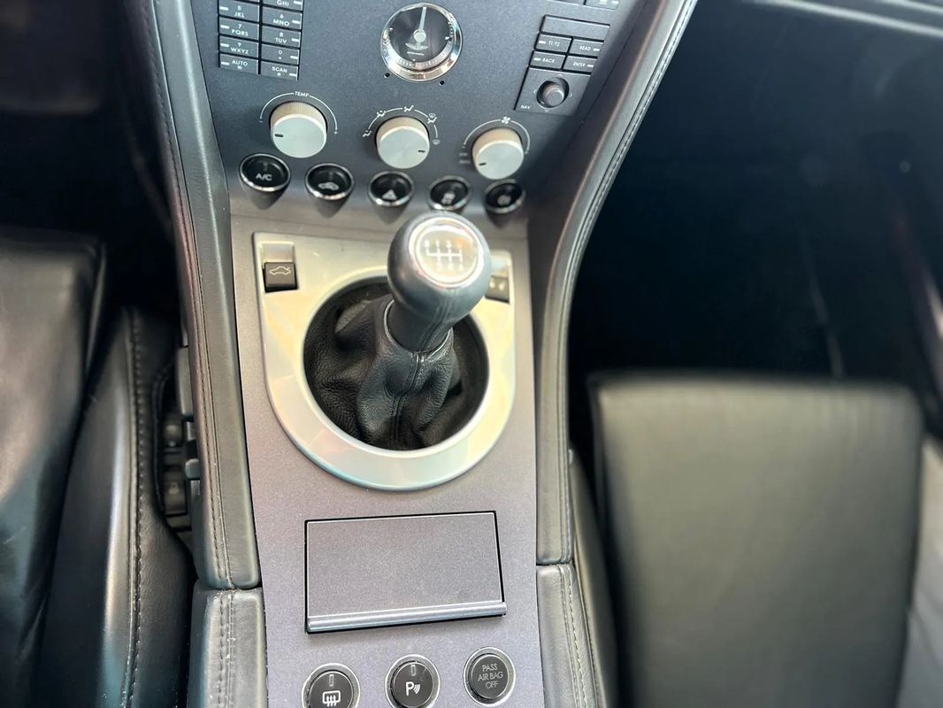 aston-martin-vantage-coupe-2007-gasolina-4282cc