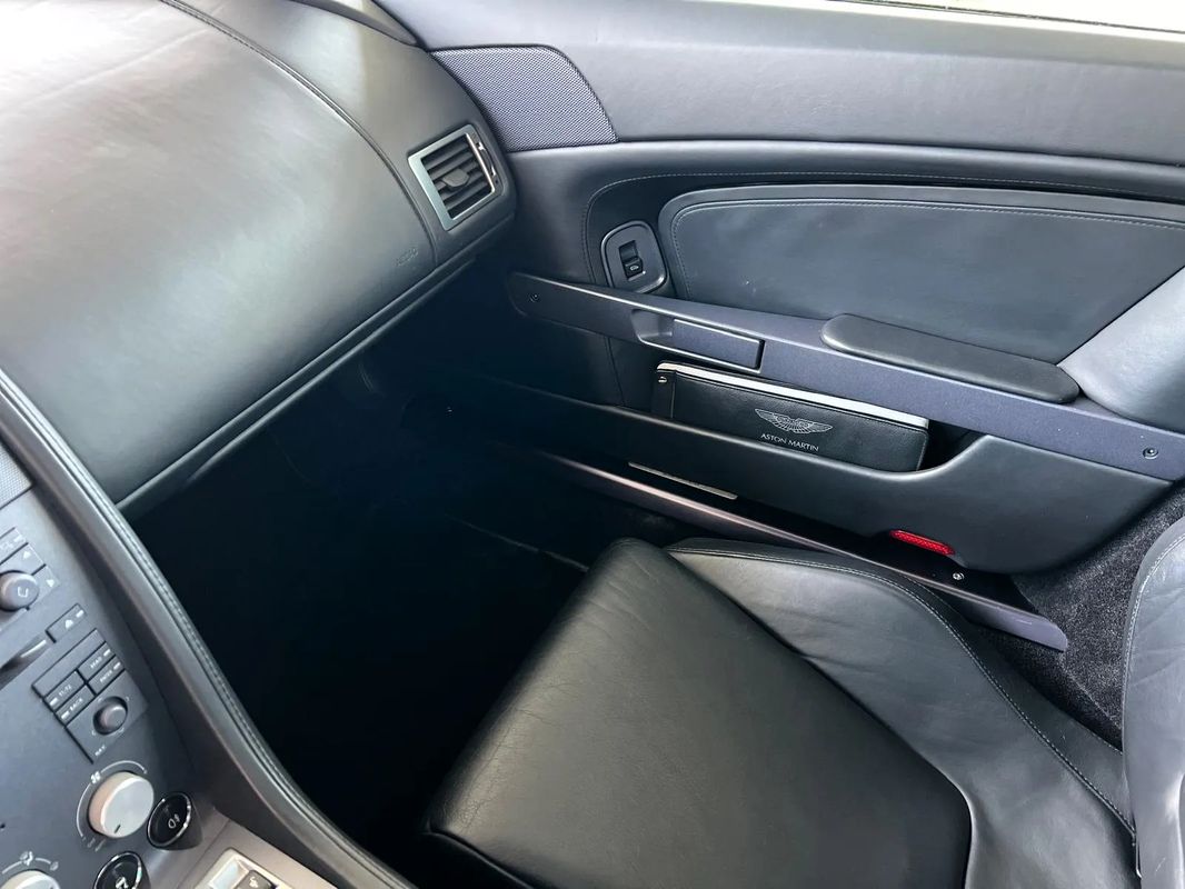 aston-martin-vantage-coupe-2007-gasolina-4282cc