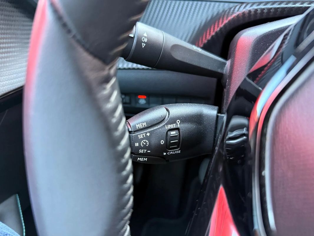 peugeot-208-2022-diesel-1499cc