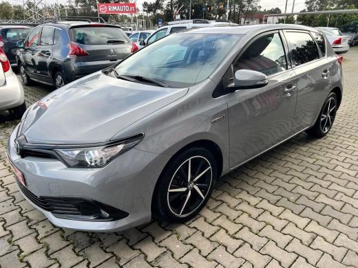 toyota-auris-2018-hibrido-a-gasolina-1798cc
