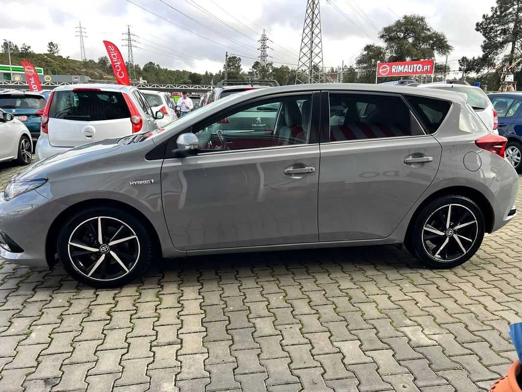 toyota-auris-2018-hibrido-a-gasolina-1798cc