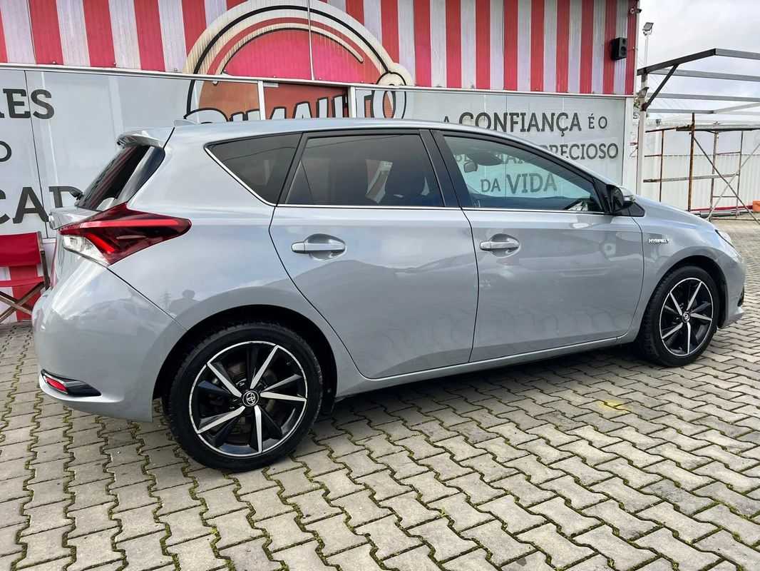 toyota-auris-2018-hibrido-a-gasolina-1798cc