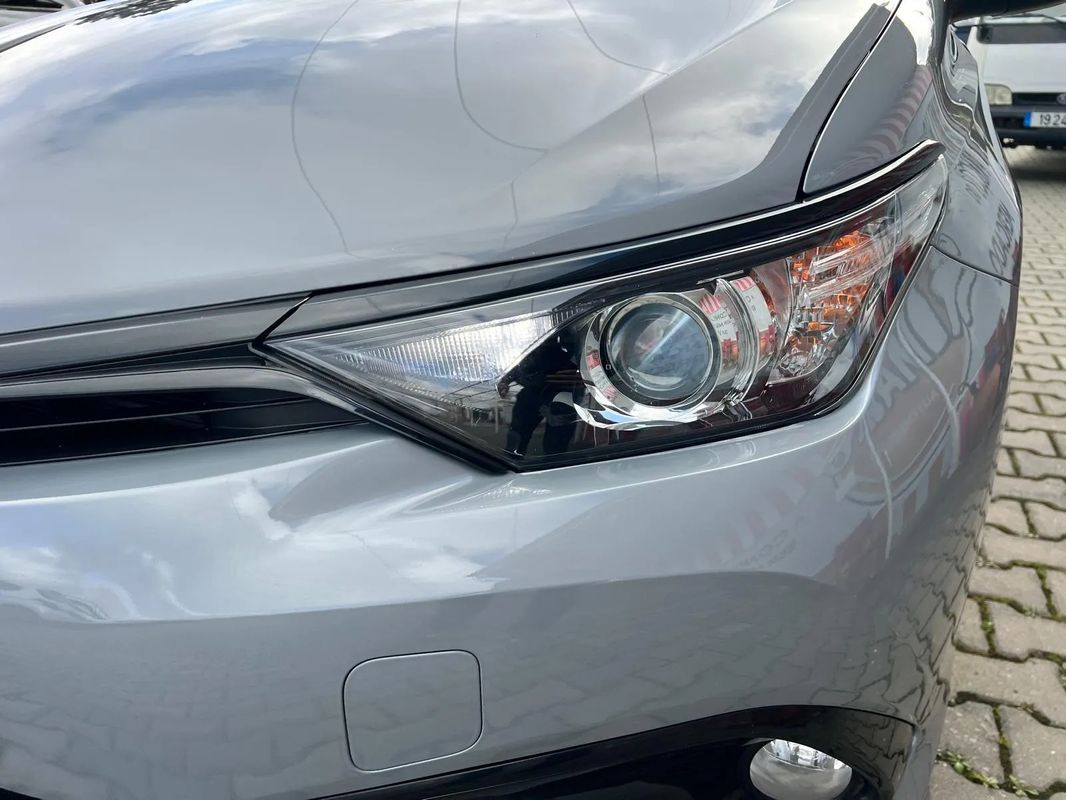 toyota-auris-2018-hibrido-a-gasolina-1798cc