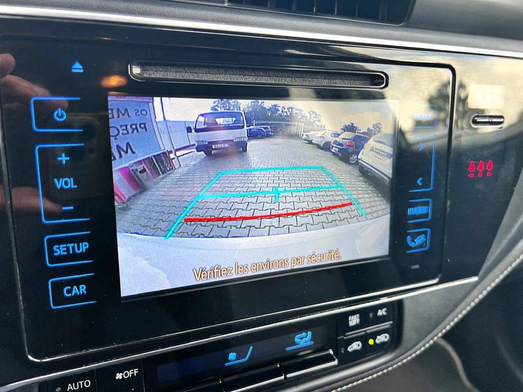 toyota-auris-2018-hibrido-a-gasolina-1798cc