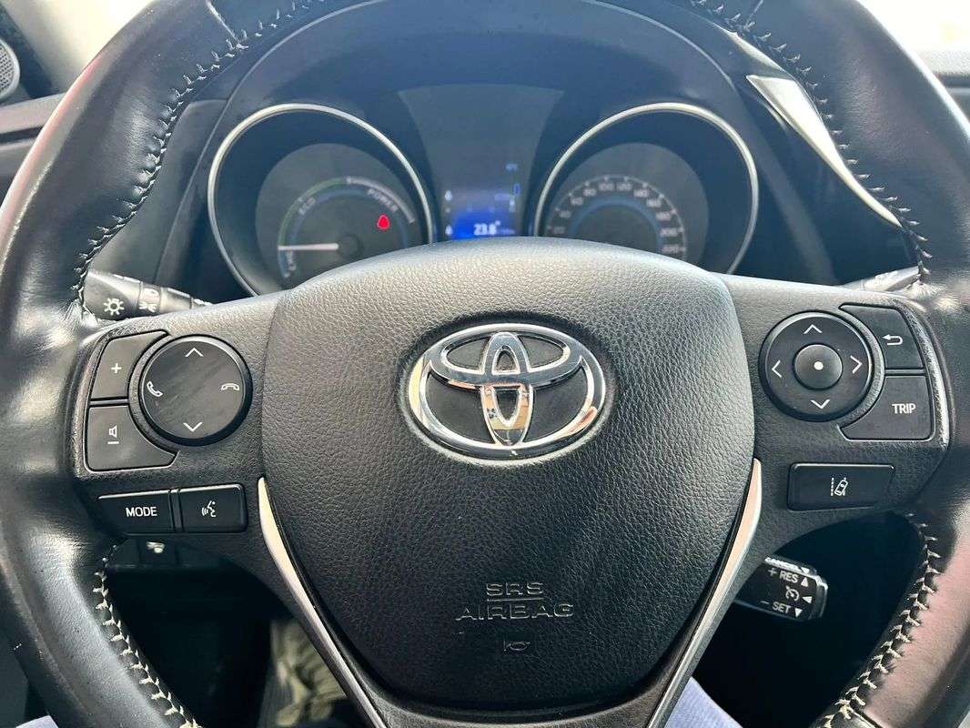 toyota-auris-2018-hibrido-a-gasolina-1798cc
