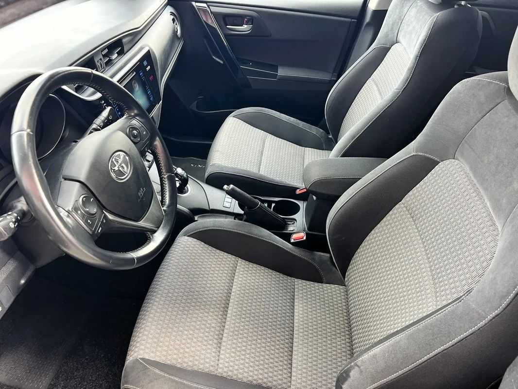 toyota-auris-2018-hibrido-a-gasolina-1798cc