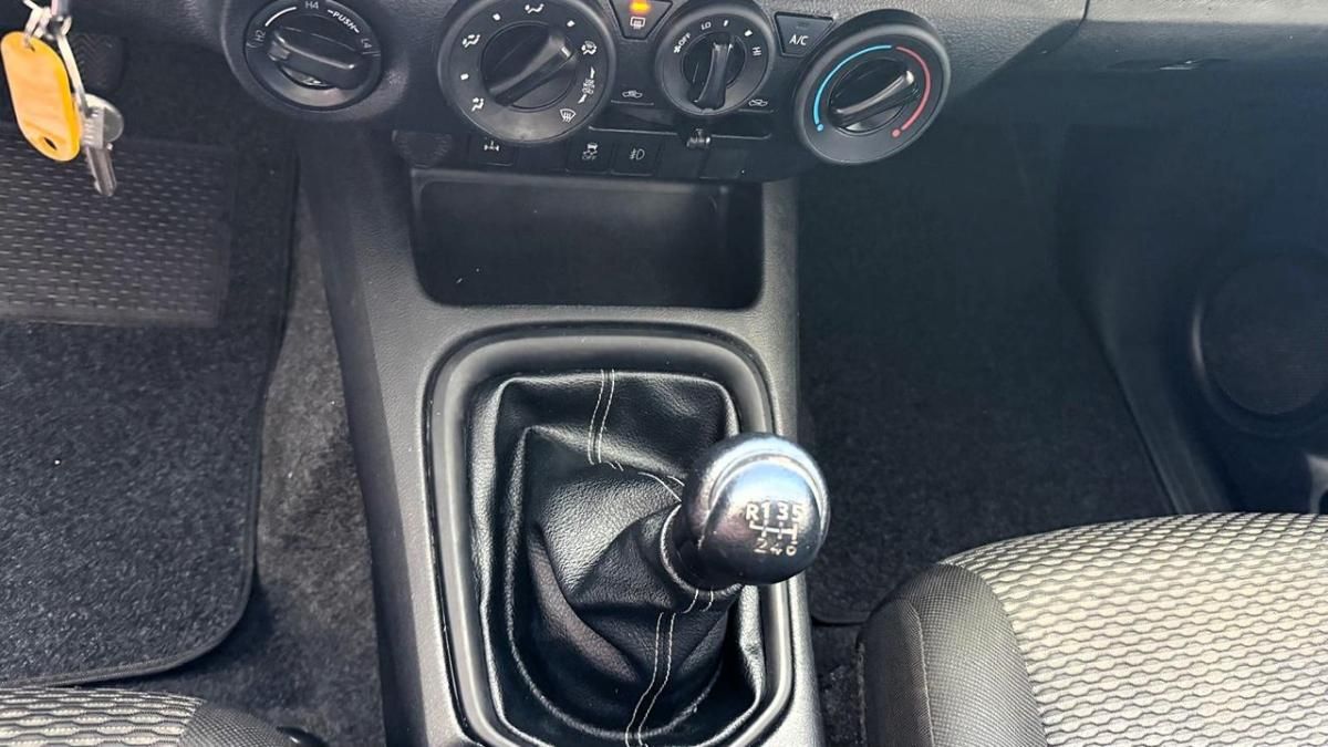 toyota-hilux-2019-diesel-2393cc
