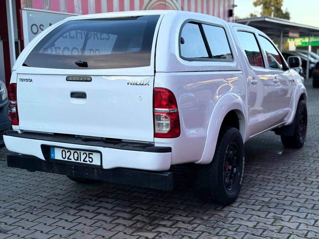 toyota-hilux-2015-diesel-2494cc