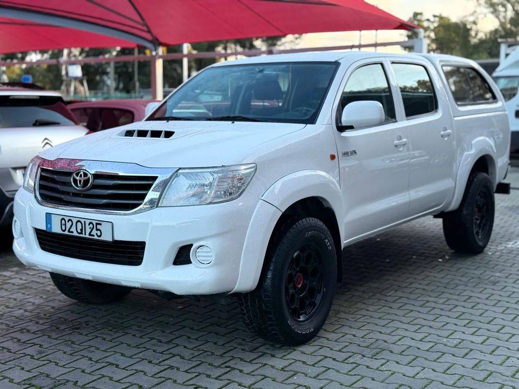 toyota-hilux-2015-diesel-2494cc