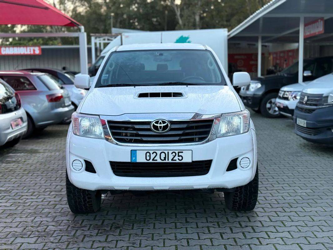 toyota-hilux-2015-diesel-2494cc