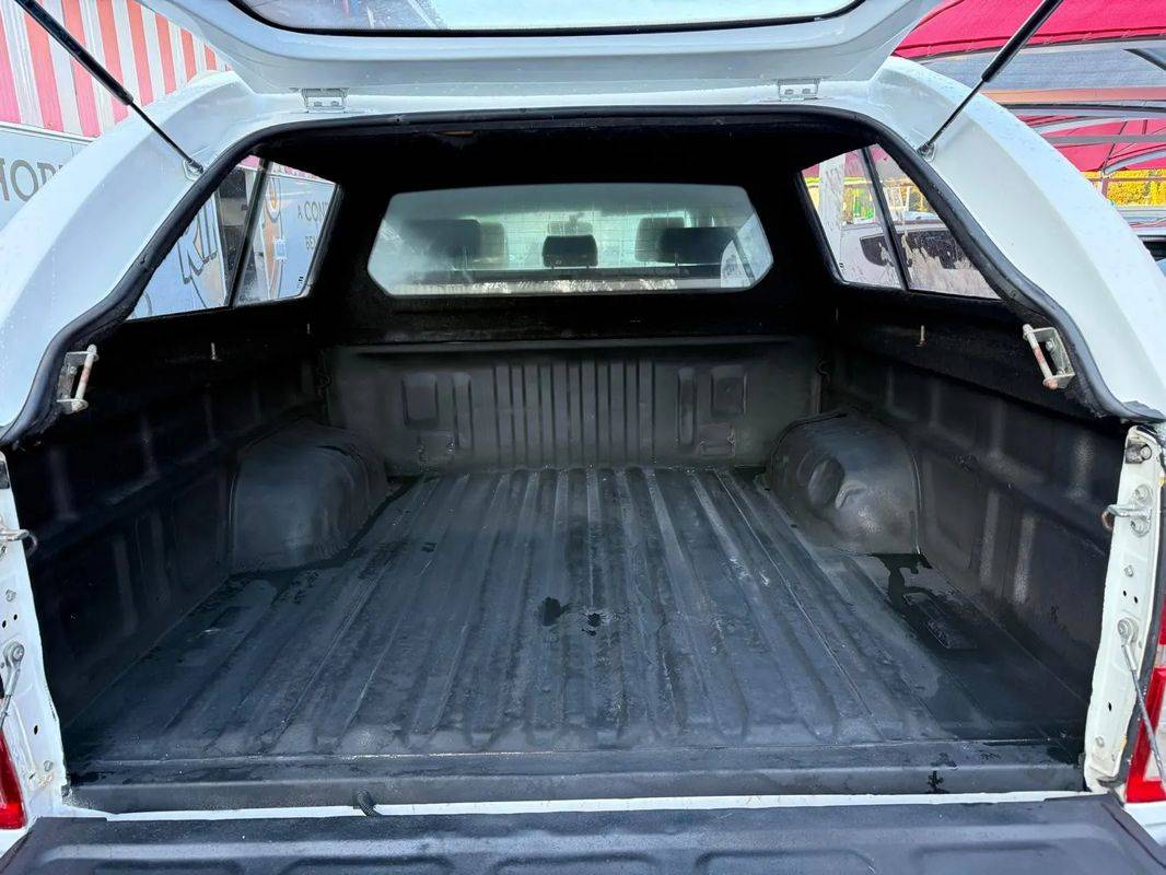toyota-hilux-2015-diesel-2494cc