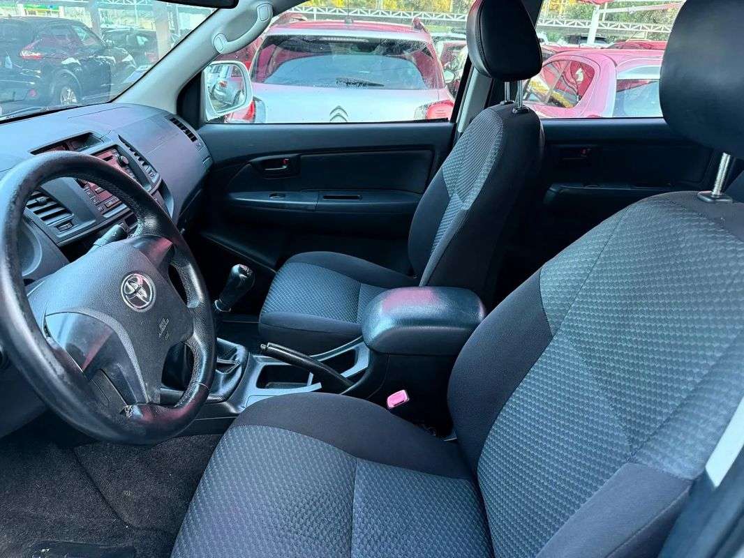 toyota-hilux-2015-diesel-2494cc