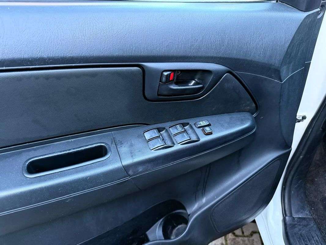 toyota-hilux-2015-diesel-2494cc