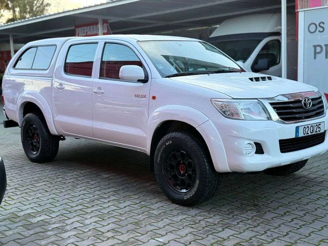 toyota-hilux-2015-diesel-2494cc