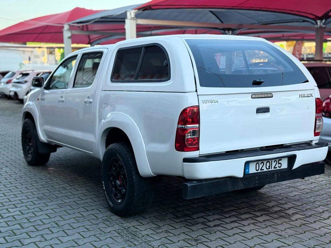 toyota-hilux-2015-diesel-2494cc