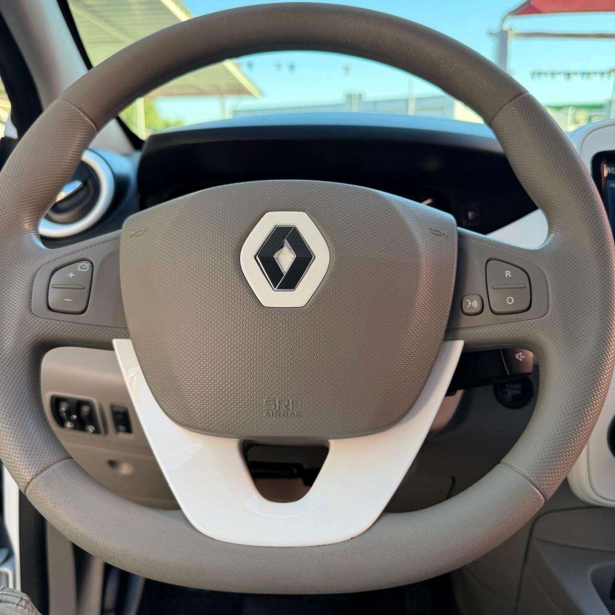 renault-zoe-2017-eletrico-0cc